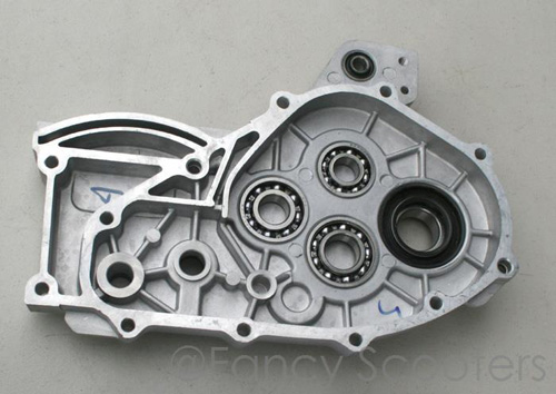 150cc GY6 Gear Box Cover with Bearings and Seals